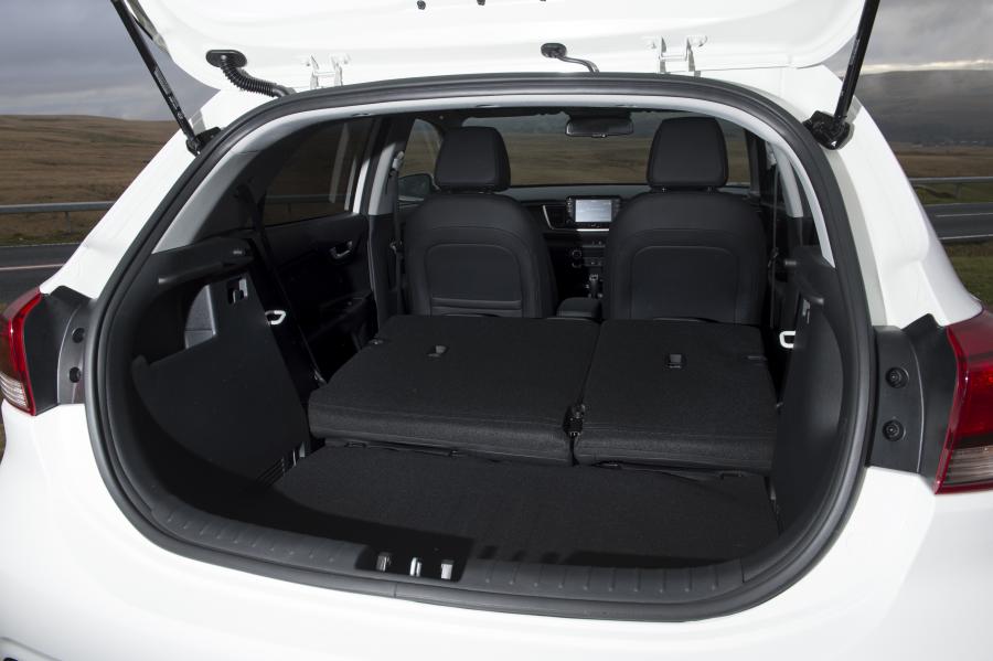 Багажник Kia Rio 5-Door 2017 года  (UK) (фото 121 из 145)